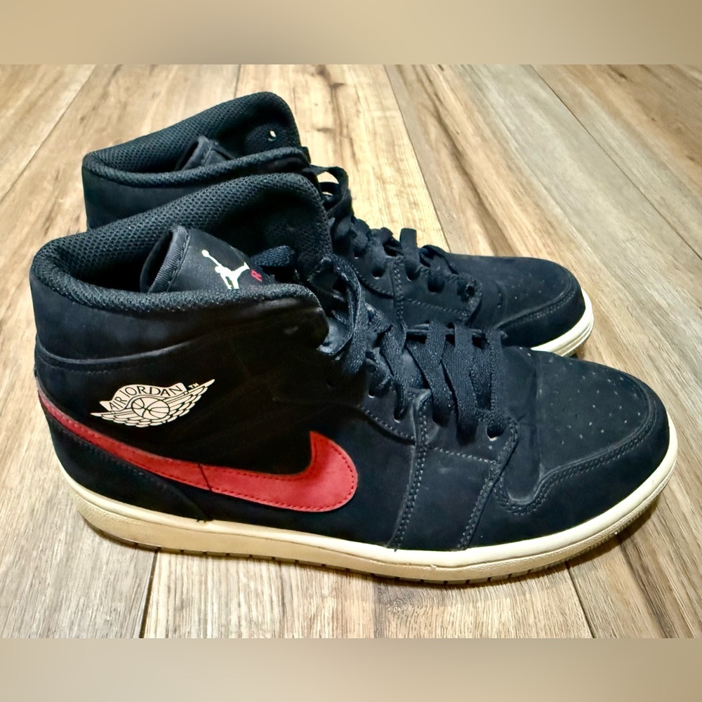 Men’s 2018 Air Jordan 1 Mid Multi-Color Swoosh Black 554724-065 Size 8.5 EUC